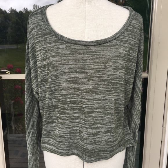 Wet Seal lightweight sweater ⭐️ - Picture 2 of 9